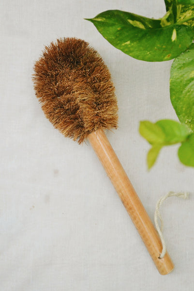 Coconut Fiber – Long Handle Pot Brush